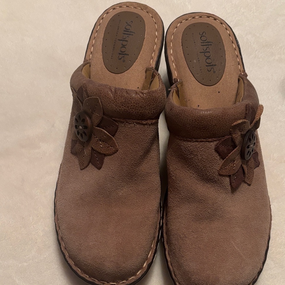 Softspots Women's Tan Clogs/Mules with Floral Detail